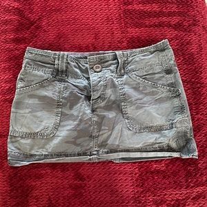 American Eagle Camo Skirt size 6